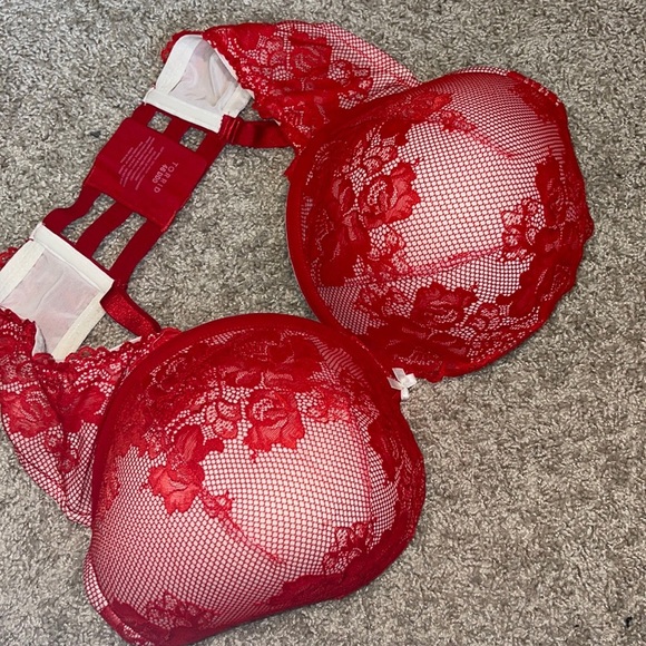 - Torrid lace red bra - Picture 1 of 6
